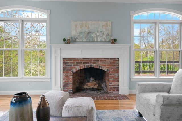 19 Estabrook Ln, Berlin, MA 01503