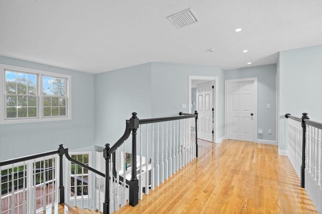 19 Estabrook Ln, Berlin, MA 01503