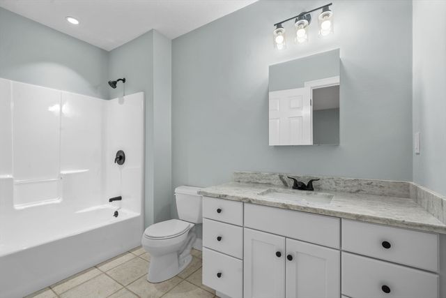 19 Estabrook Ln, Berlin, MA 01503
