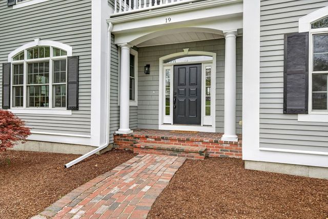 19 Estabrook Ln, Berlin, MA 01503