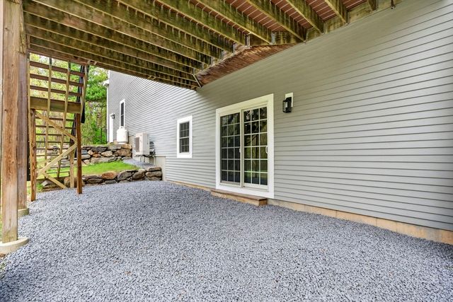 19 Estabrook Ln, Berlin, MA 01503