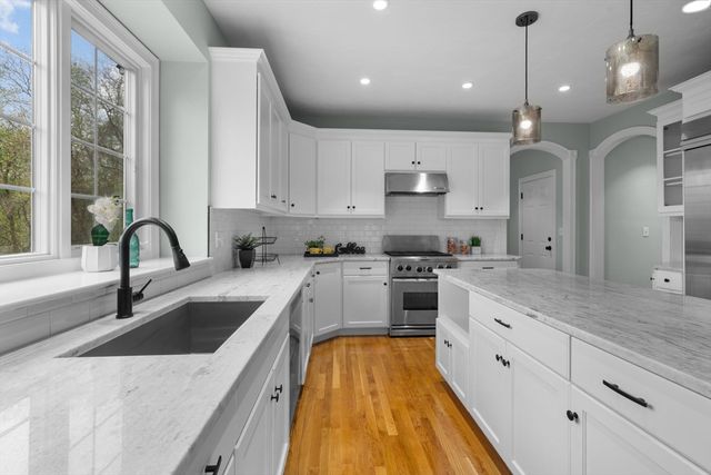 19 Estabrook Ln, Berlin, MA 01503