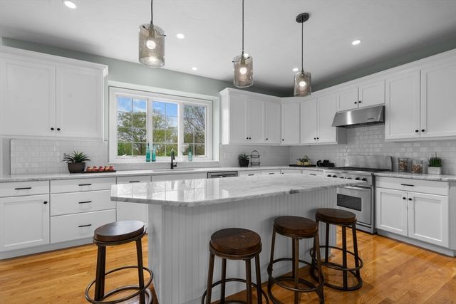 19 Estabrook Ln, Berlin, MA 01503