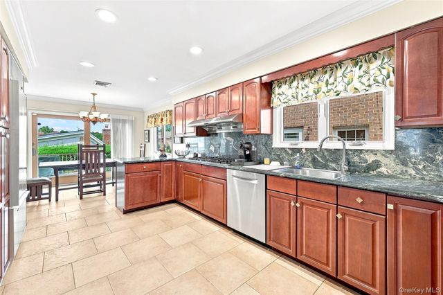 5315 Overbrook Street, Douglaston, NY 11362