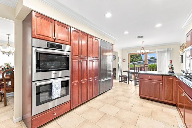 5315 Overbrook Street, Douglaston, NY 11362