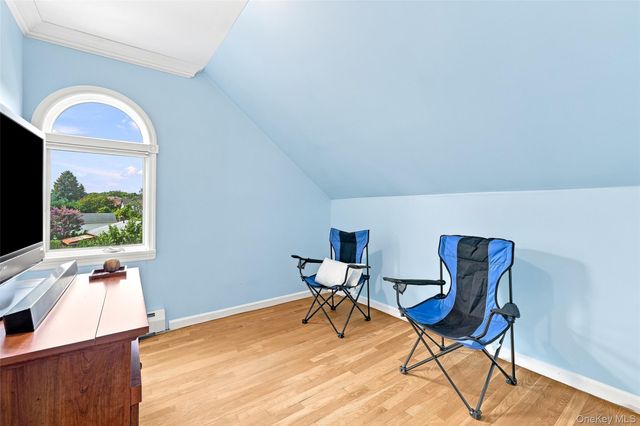 5315 Overbrook Street, Douglaston, NY 11362