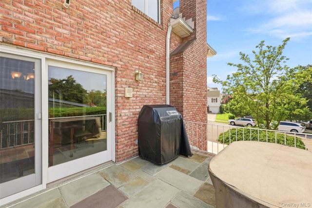 5315 Overbrook Street, Douglaston, NY 11362