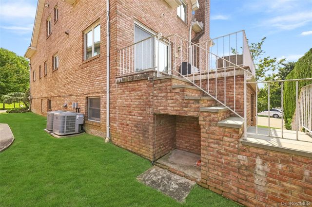 5315 Overbrook Street, Douglaston, NY 11362