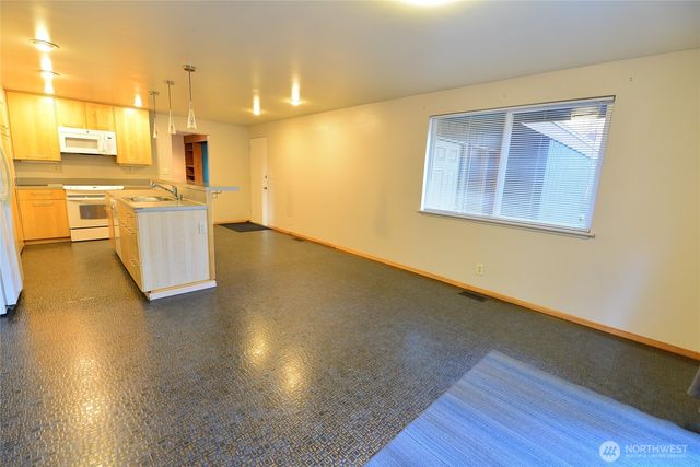 2228 Merchant, Everett, WA 98208