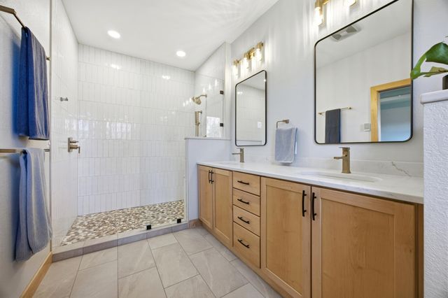 3878 3rd Street E, West Fargo, ND 58078