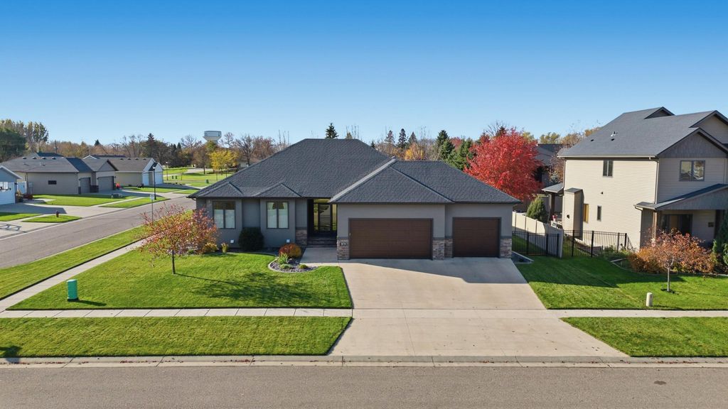 3878 3rd Street E, West Fargo, ND 58078