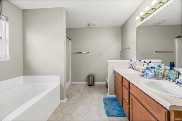 1044 Roxboro Street, West Lafayette, IN 47906