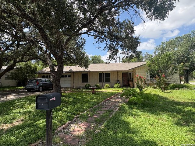 457 Winfield Blvd, Windcrest, TX 78239
