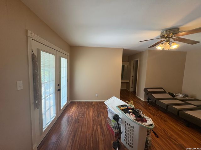 457 Winfield Blvd, Windcrest, TX 78239