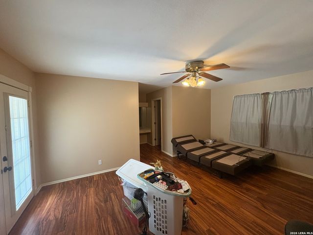 457 Winfield Blvd, Windcrest, TX 78239
