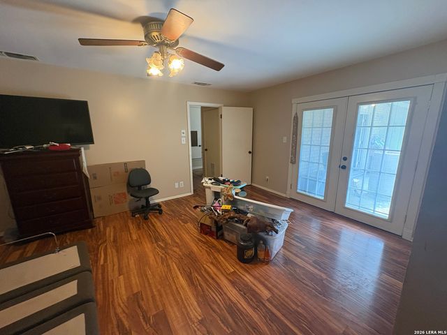 457 Winfield Blvd, Windcrest, TX 78239