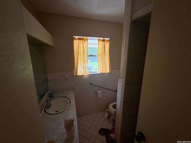 457 Winfield Blvd, Windcrest, TX 78239