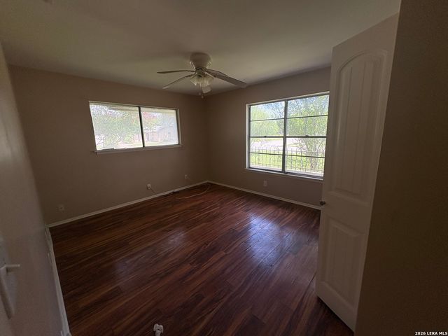 457 Winfield Blvd, Windcrest, TX 78239