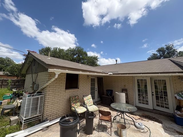 457 Winfield Blvd, Windcrest, TX 78239
