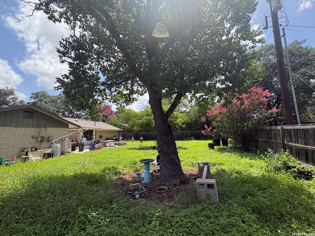 457 Winfield Blvd, Windcrest, TX 78239