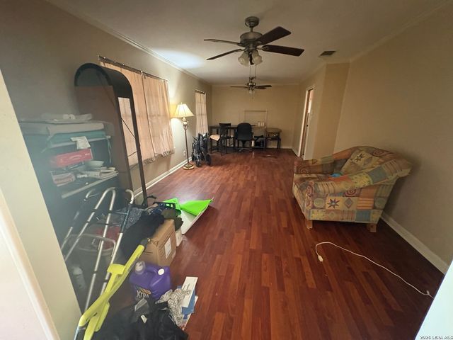 457 Winfield Blvd, Windcrest, TX 78239