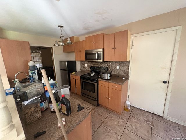 457 Winfield Blvd, Windcrest, TX 78239