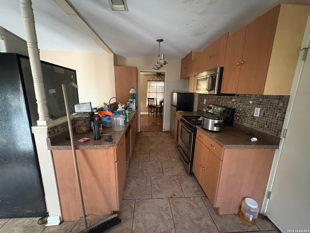 457 Winfield Blvd, Windcrest, TX 78239
