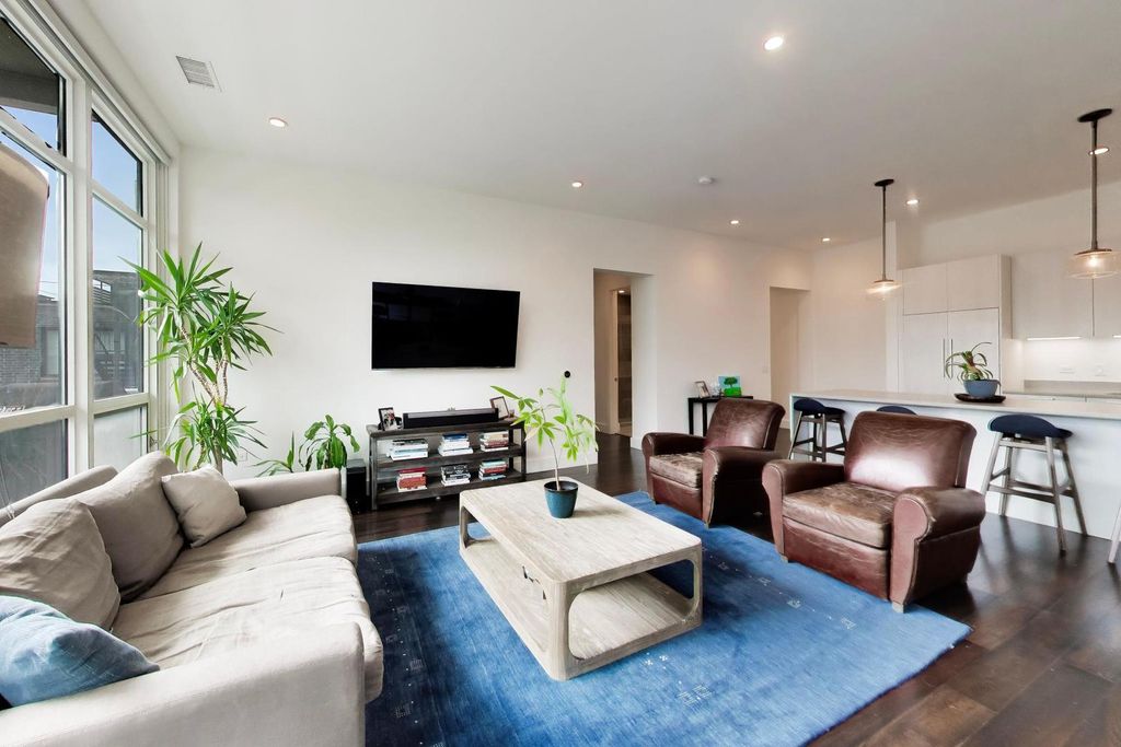 367 W Locust Street 305, Chicago, IL 60610 — photo 4