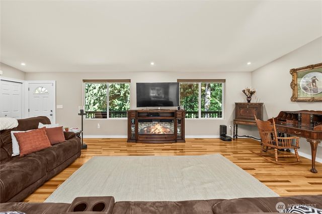 17118 S Vaughn Road NW, Vaughn, WA 98394