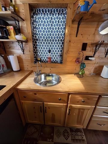 1 North Ridge Road, Rockingham, VT 05101