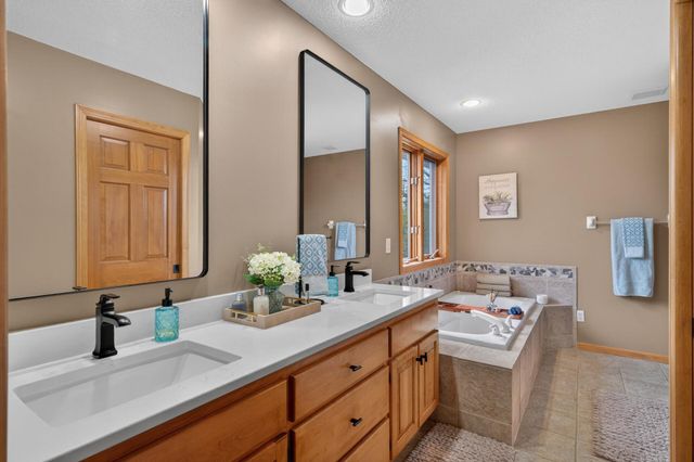 13746 Shenandoah Street NE, Ham Lake, MN 55304