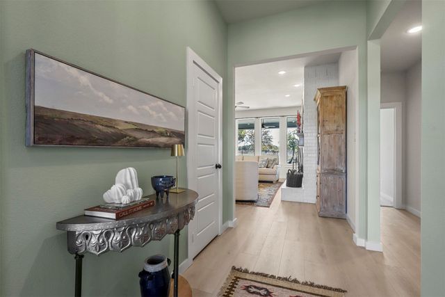 317 Skeen Peak, Springtown, TX 76082