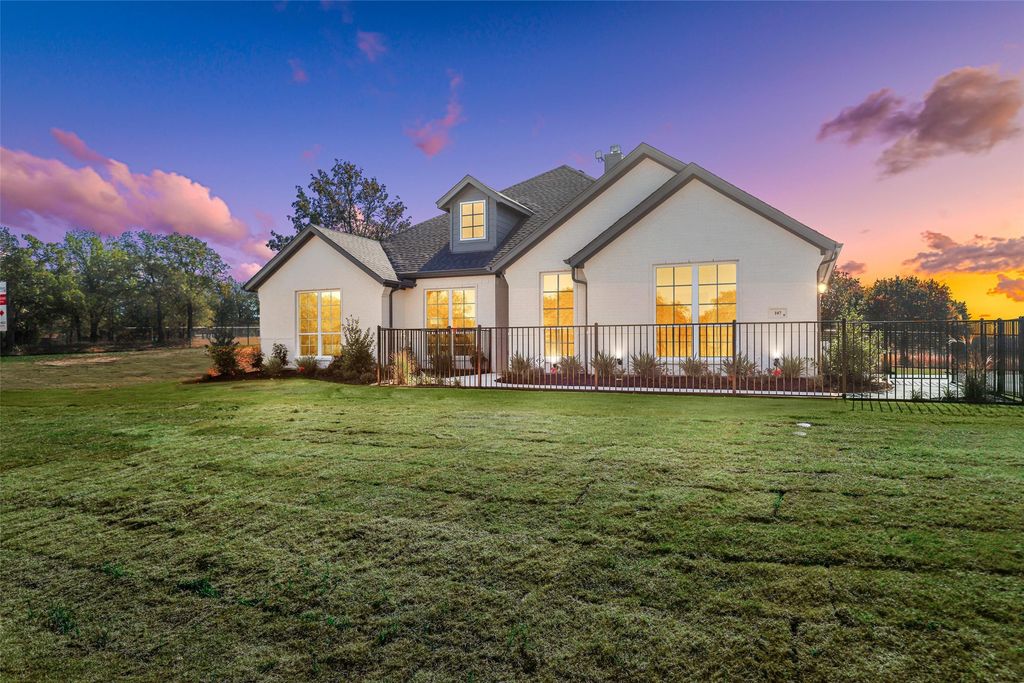 317 Skeen Peak, Springtown, TX 76082