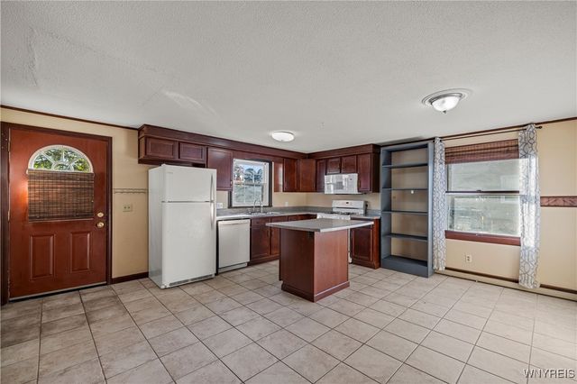 6354 Oconnor Drive, Lockport Town, NY 14094