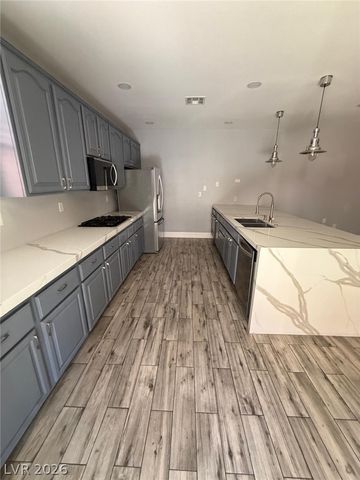 10549 WINTER GRASS Drive, Las Vegas, NV 89135