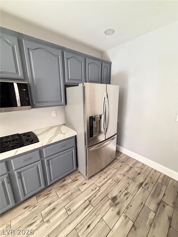 10549 WINTER GRASS Drive, Las Vegas, NV 89135