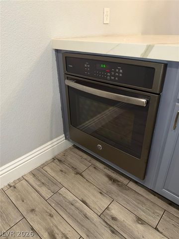 10549 WINTER GRASS Drive, Las Vegas, NV 89135