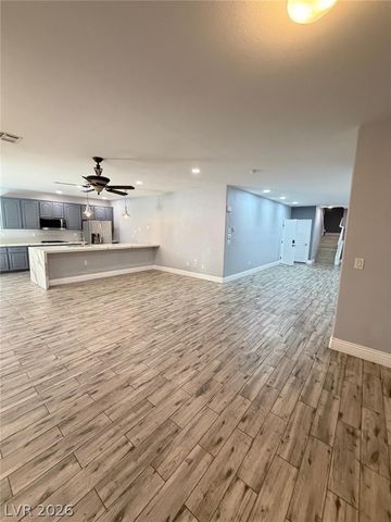 10549 WINTER GRASS Drive, Las Vegas, NV 89135