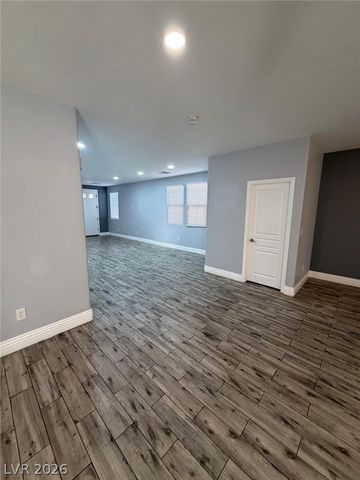 10549 WINTER GRASS Drive, Las Vegas, NV 89135