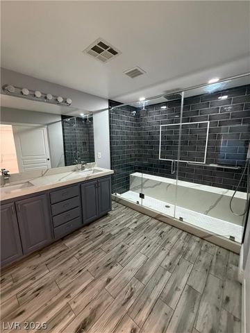 10549 WINTER GRASS Drive, Las Vegas, NV 89135