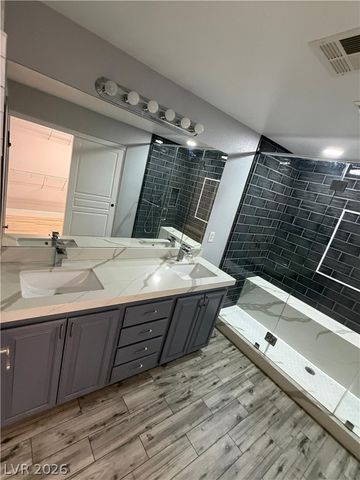 10549 WINTER GRASS Drive, Las Vegas, NV 89135