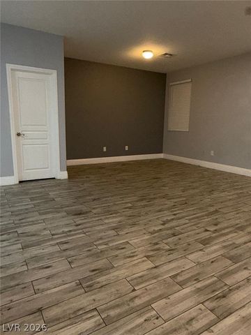 10549 WINTER GRASS Drive, Las Vegas, NV 89135