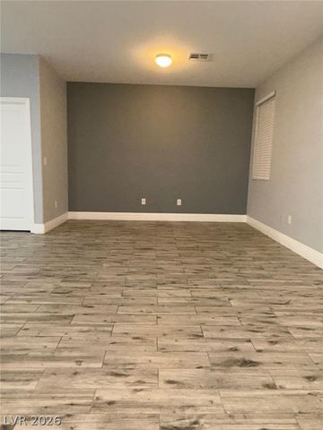 10549 WINTER GRASS Drive, Las Vegas, NV 89135