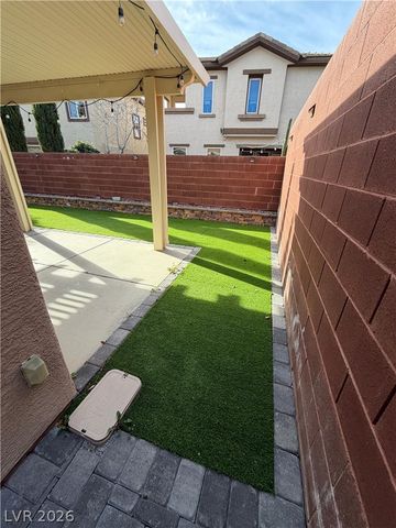 10549 WINTER GRASS Drive, Las Vegas, NV 89135