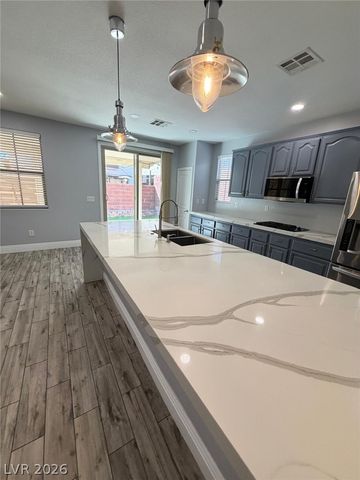 10549 WINTER GRASS Drive, Las Vegas, NV 89135