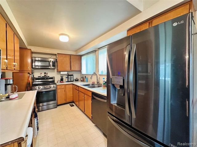 3505 Bendelow Road, Rochester Hills, MI 48307
