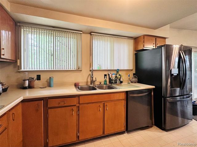 3505 Bendelow Road, Rochester Hills, MI 48307