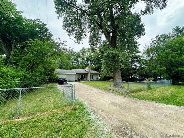 3505 Bendelow Road, Rochester Hills, MI 48307