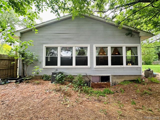 3505 Bendelow Road, Rochester Hills, MI 48307