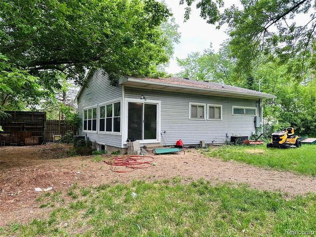 3505 Bendelow Road, Rochester Hills, MI 48307